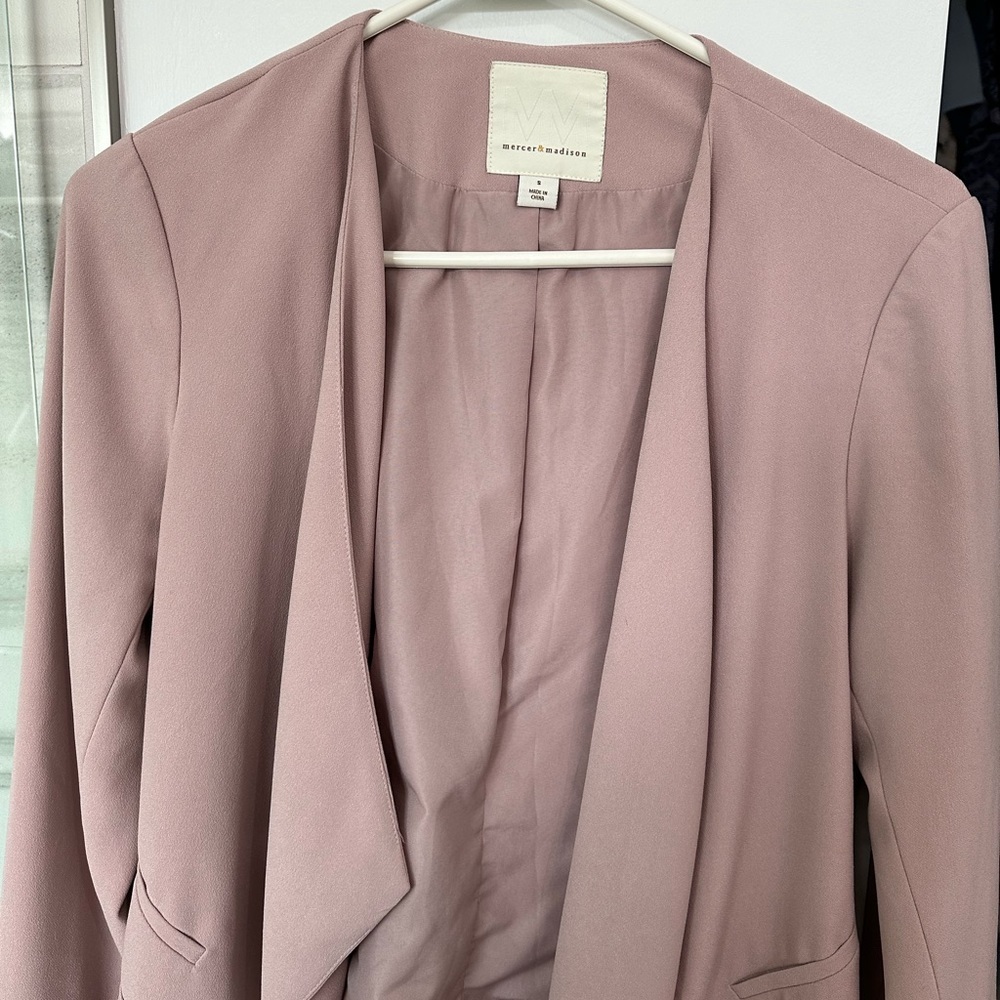Mauve pink size small blazer. Mercer and Madison